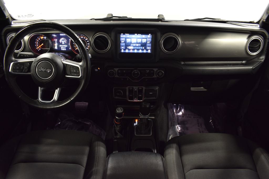 Used 2018 Jeep Wrangler Unlimited Sahara w/ Cold Weather Group image 13