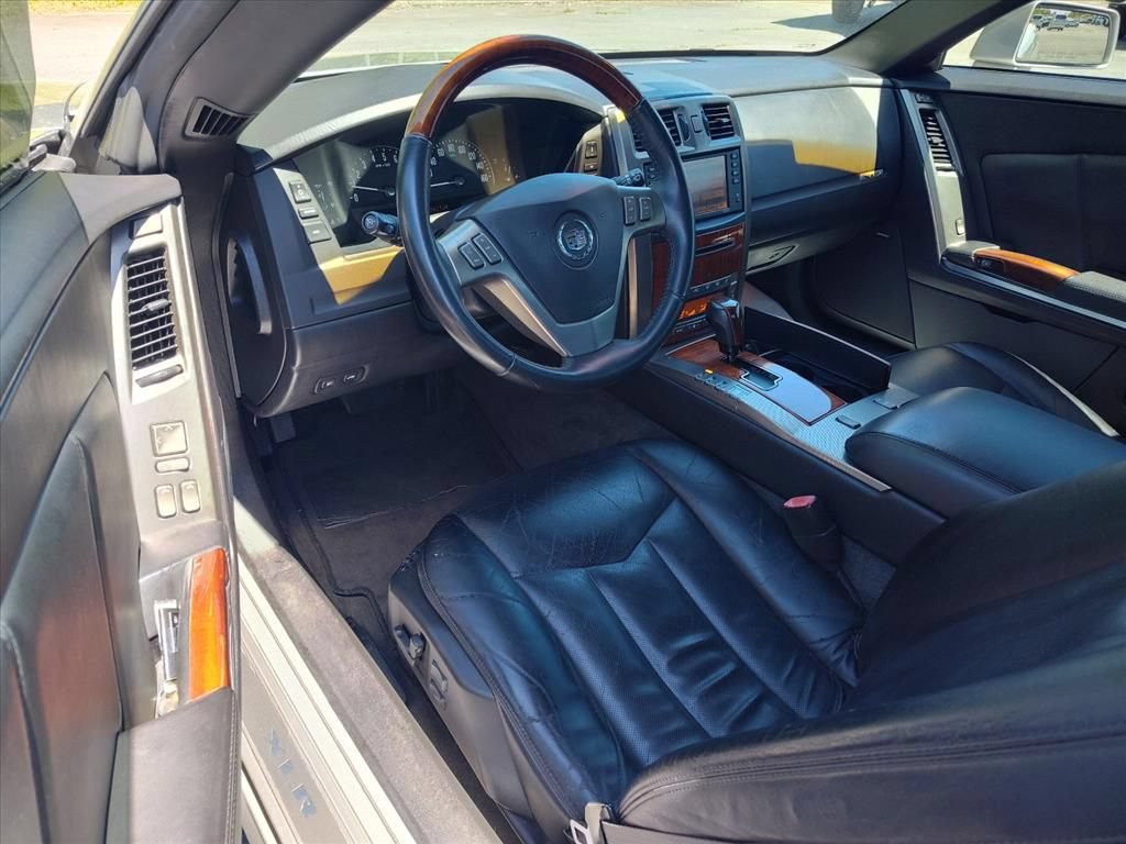 Used 2006 Cadillac XLR RWD image 15
