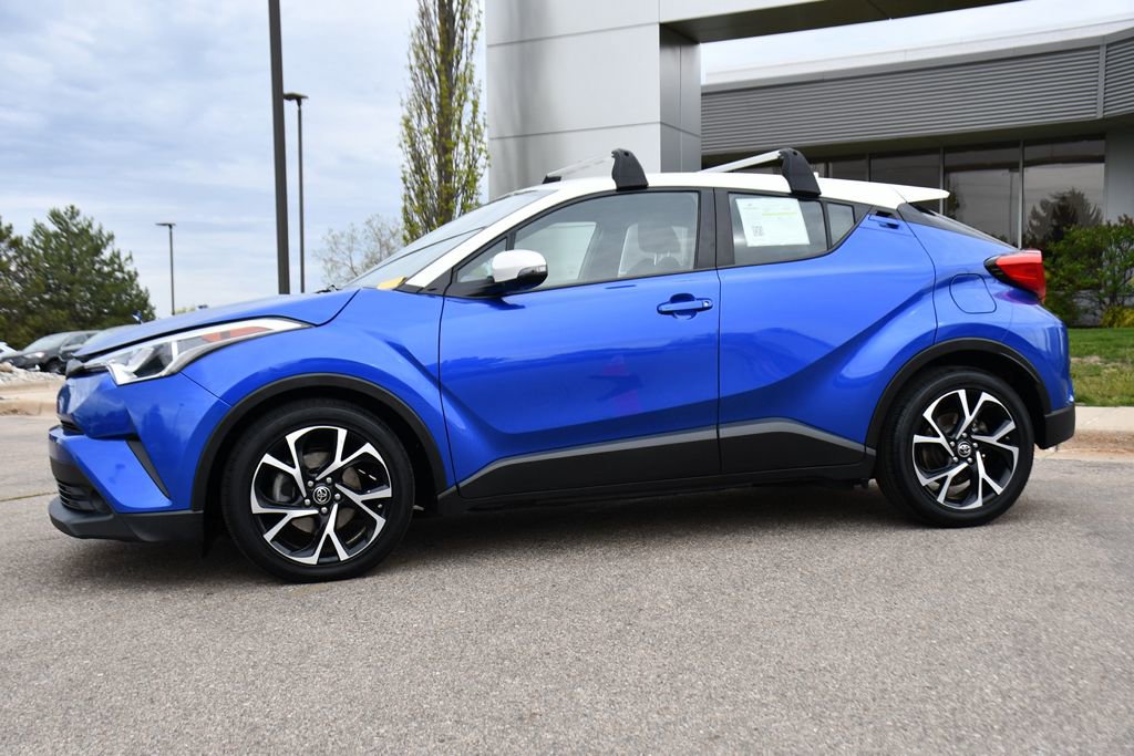 Used 2019 Toyota C-HR XLE FWD image 2