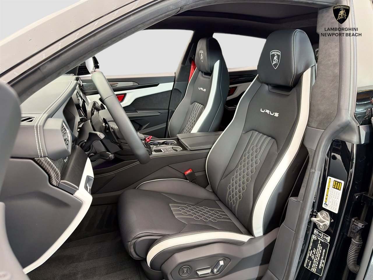 Used 2024 Lamborghini Urus S AWD/4WD image 41