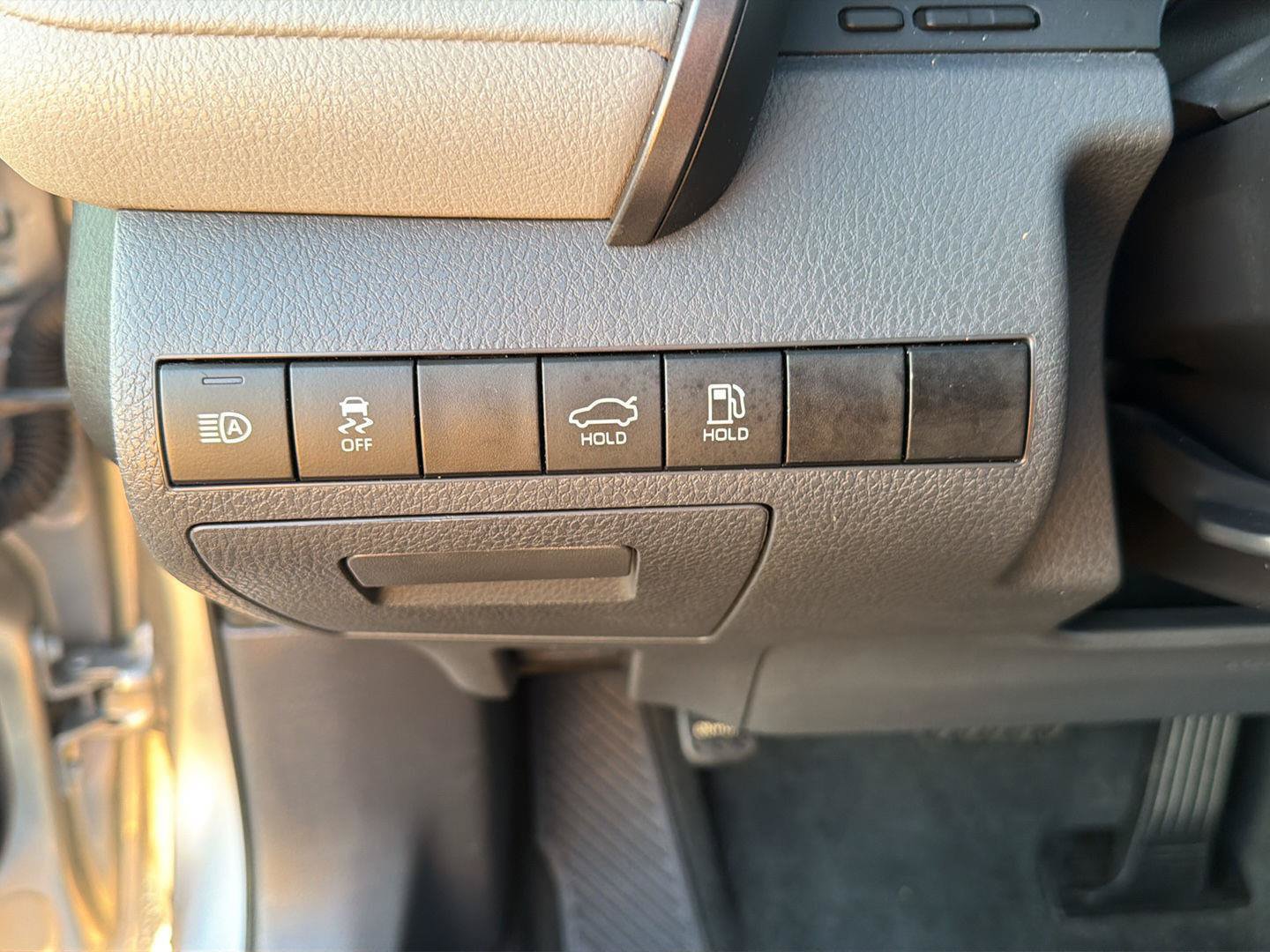 Certified 2022 Toyota Camry LE FWD image 19