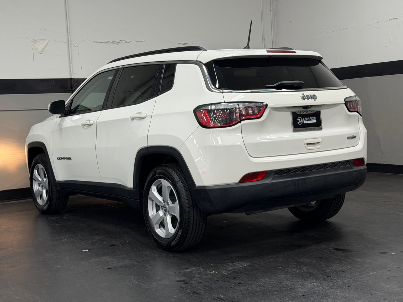 Used 2018 Jeep Compass Latitude image 11