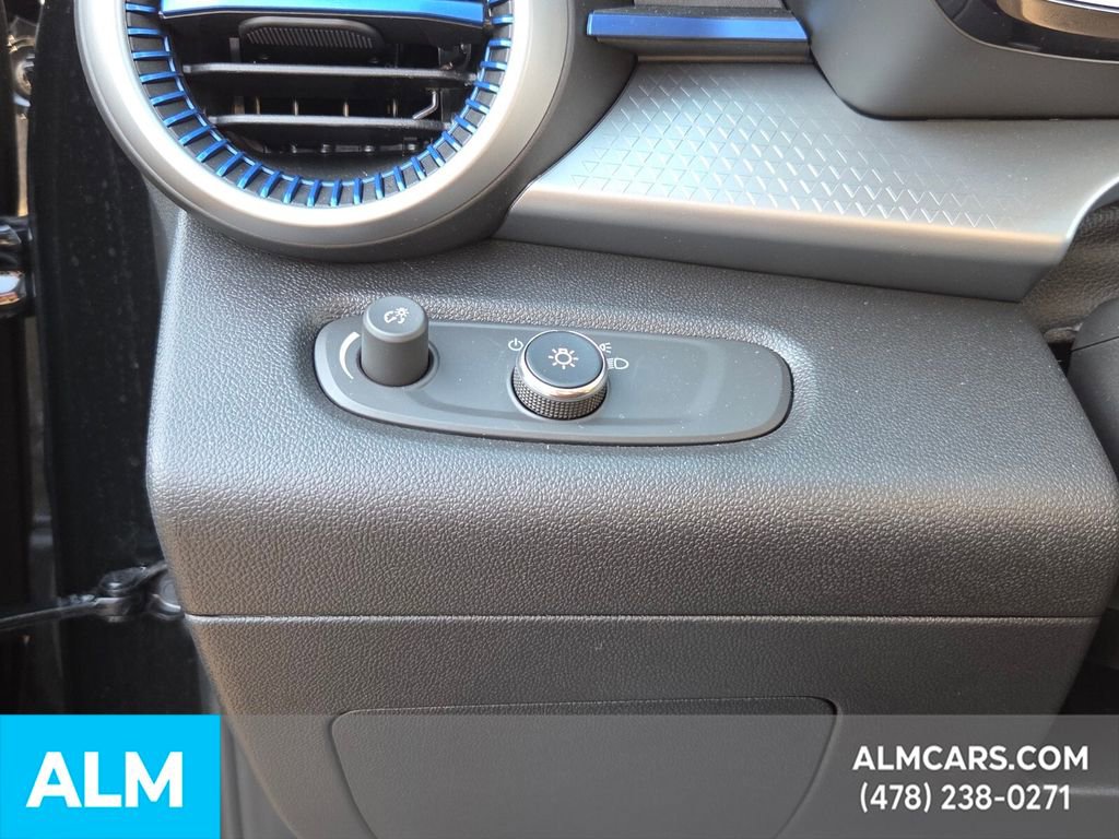 Used 2025 Chevrolet Trax LS image 27