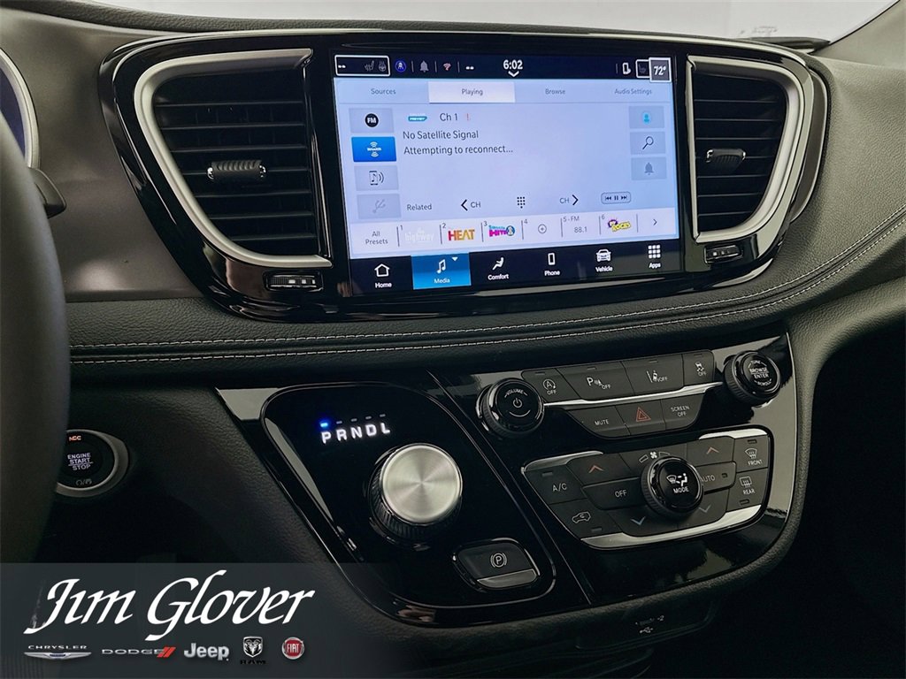 New 2026 Chrysler Pacifica Select w/ S Appearance Package image 31