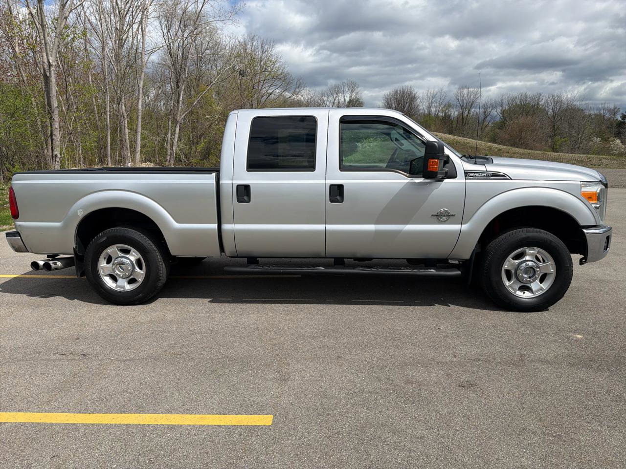 Used 2016 Ford F250 XLT w/ FX4 Off-Road Package AWD/4WD image 4