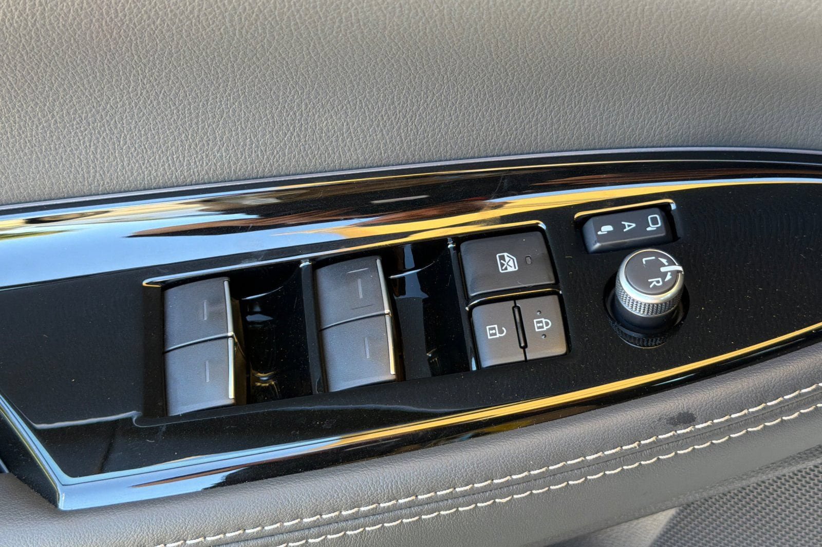 New 2026 Toyota Mirai RWD image 11