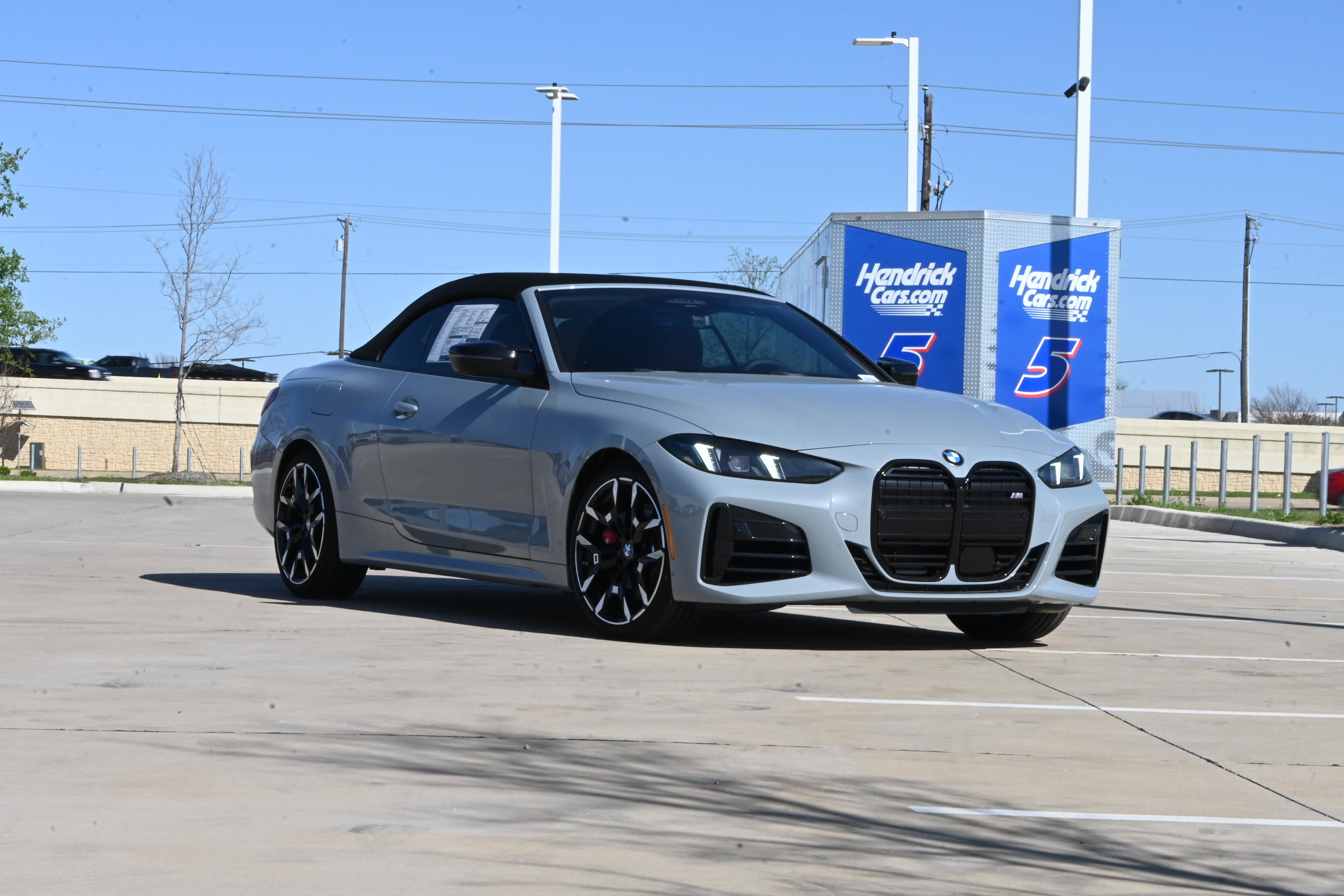 New 2026 BMW M440i Convertible image 3