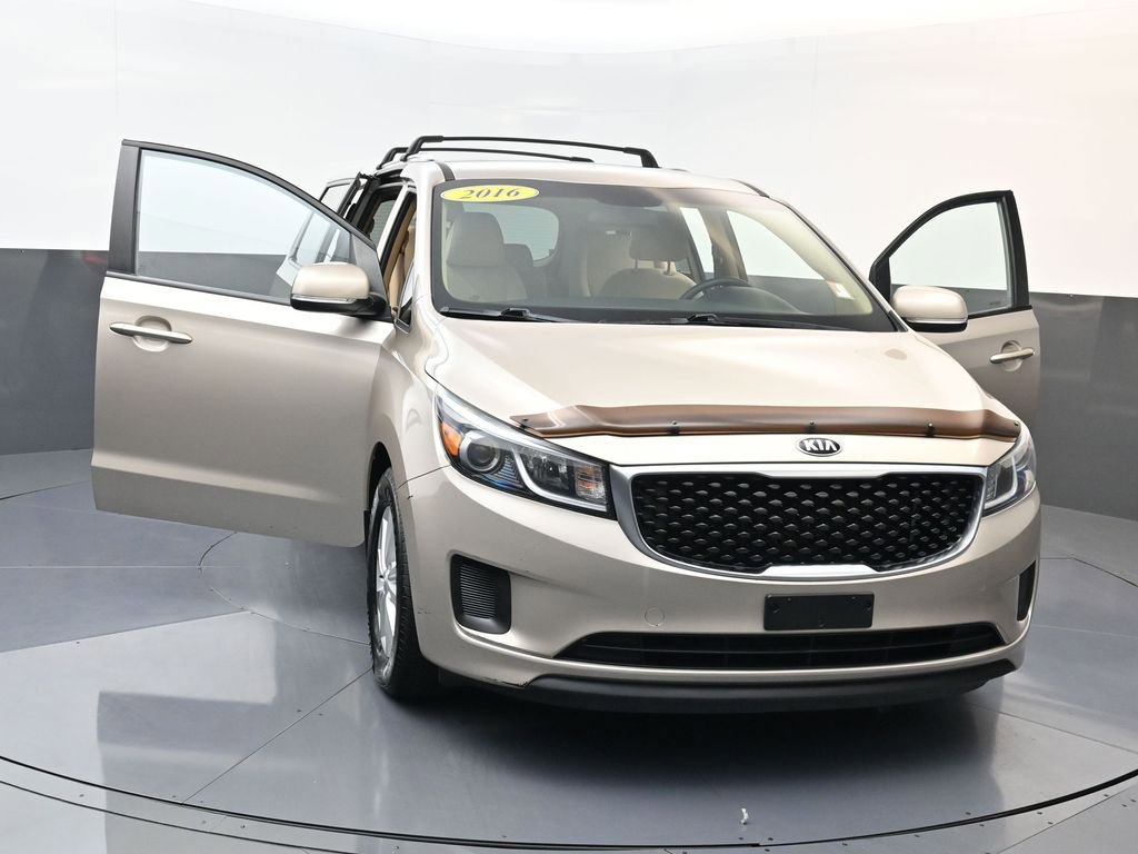 Used 2016 Kia Sedona LX w/ LX Convenience Package FWD image 35