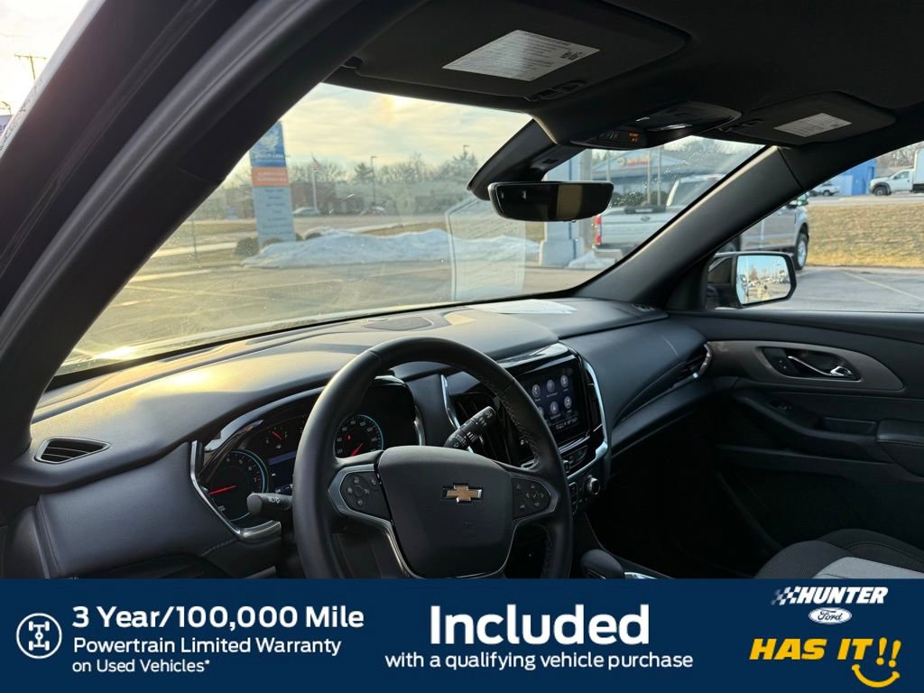 Used 2023 Chevrolet Traverse LT w/ Rear Camera Mirror Package image 2