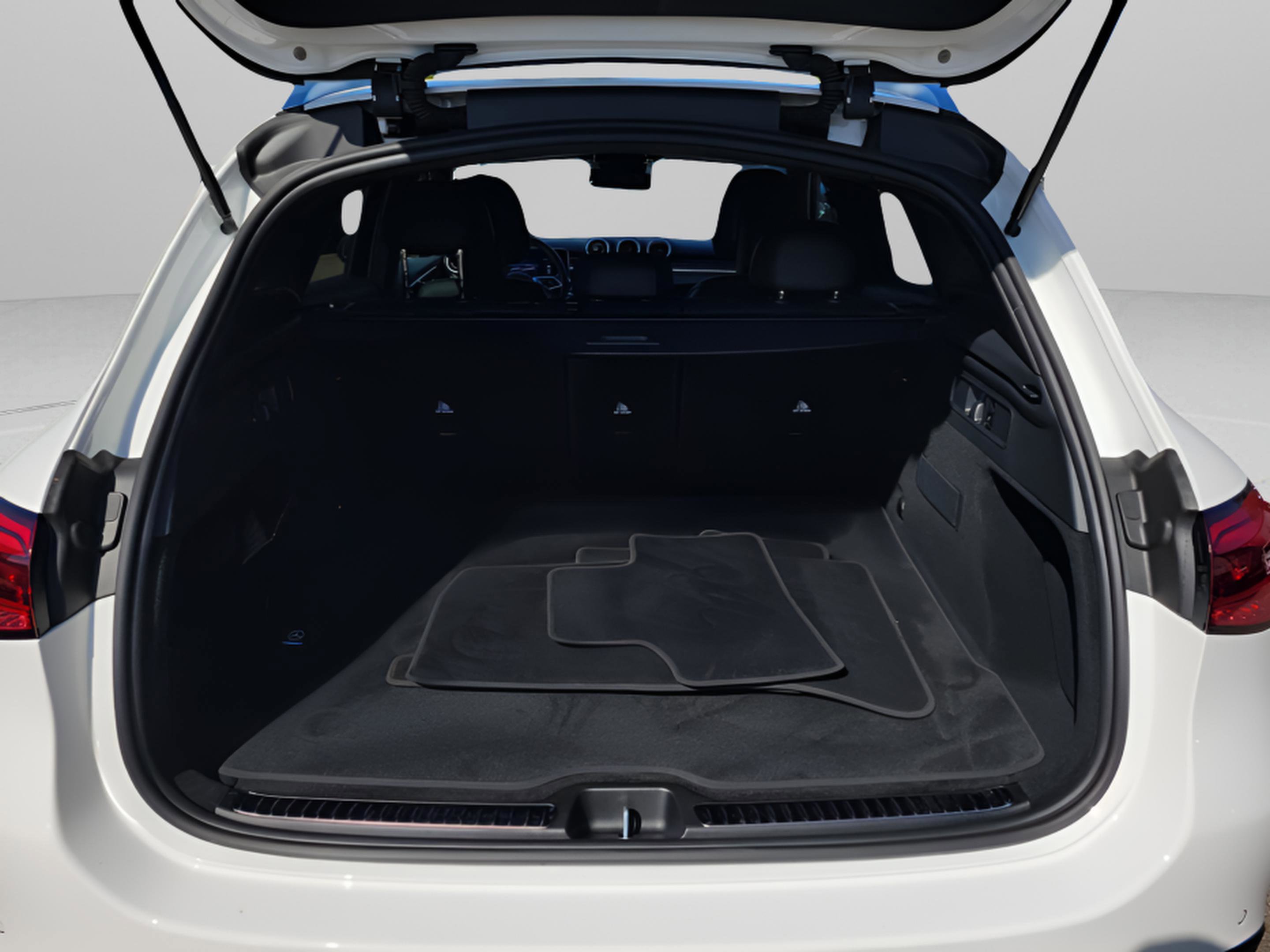 Used 2026 Mercedes-Benz GLC 300 4MATIC image 9