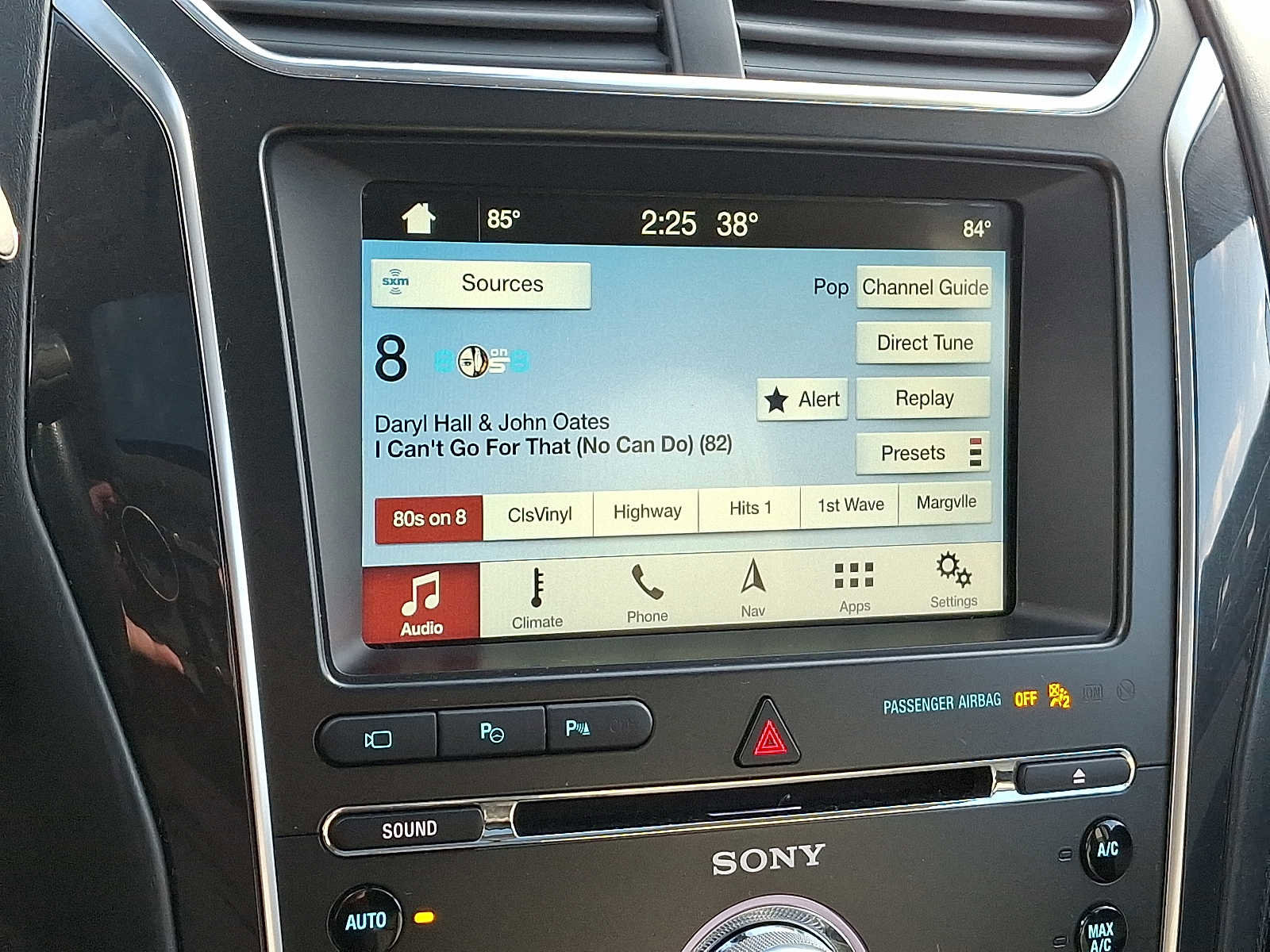 Certified 2018 Ford Explorer Platinum image 18