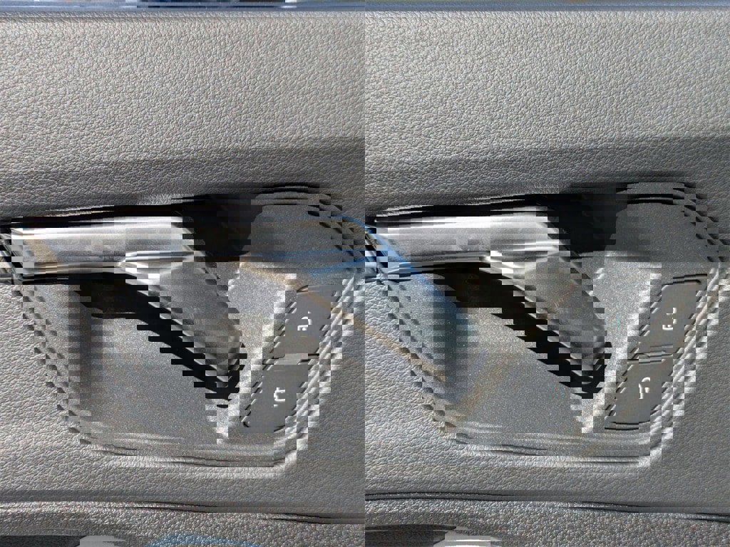 New 2025 Audi Q3 2.0T Premium image 11