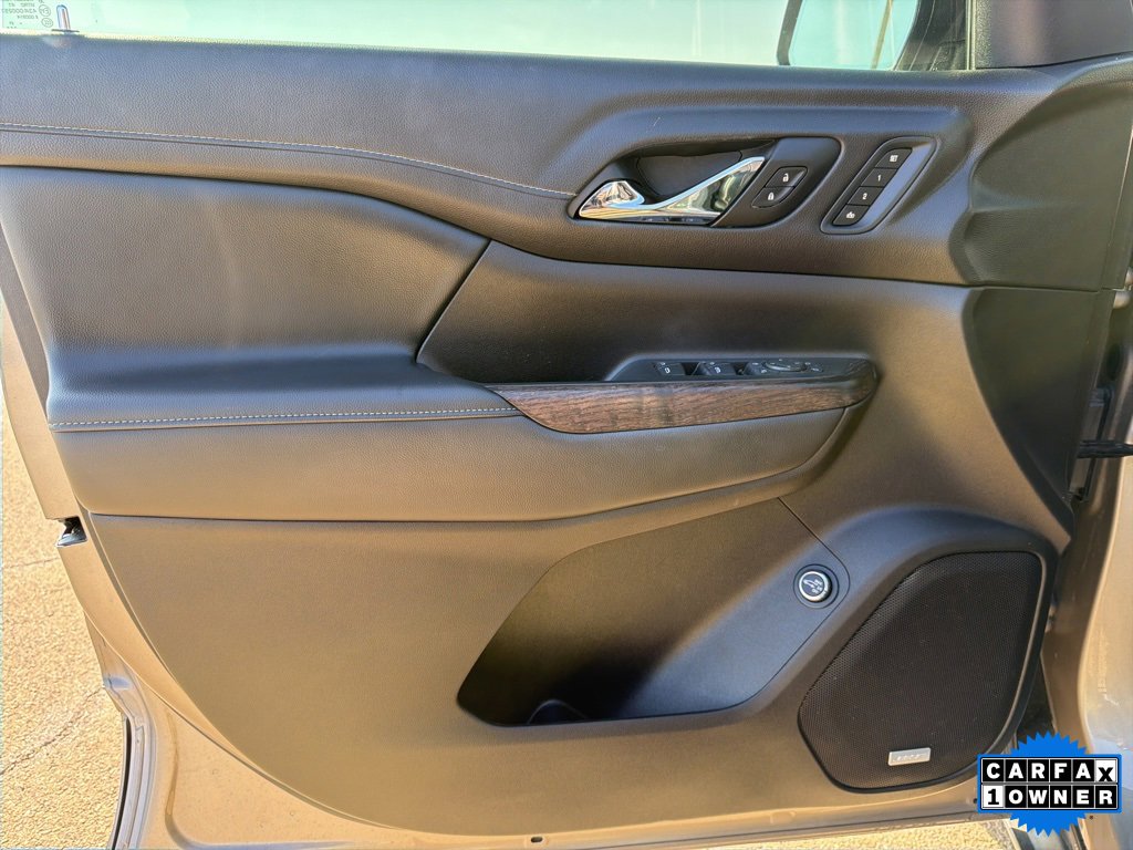 Used 2022 GMC Acadia Denali w/ Denali Ultimate Package image 12