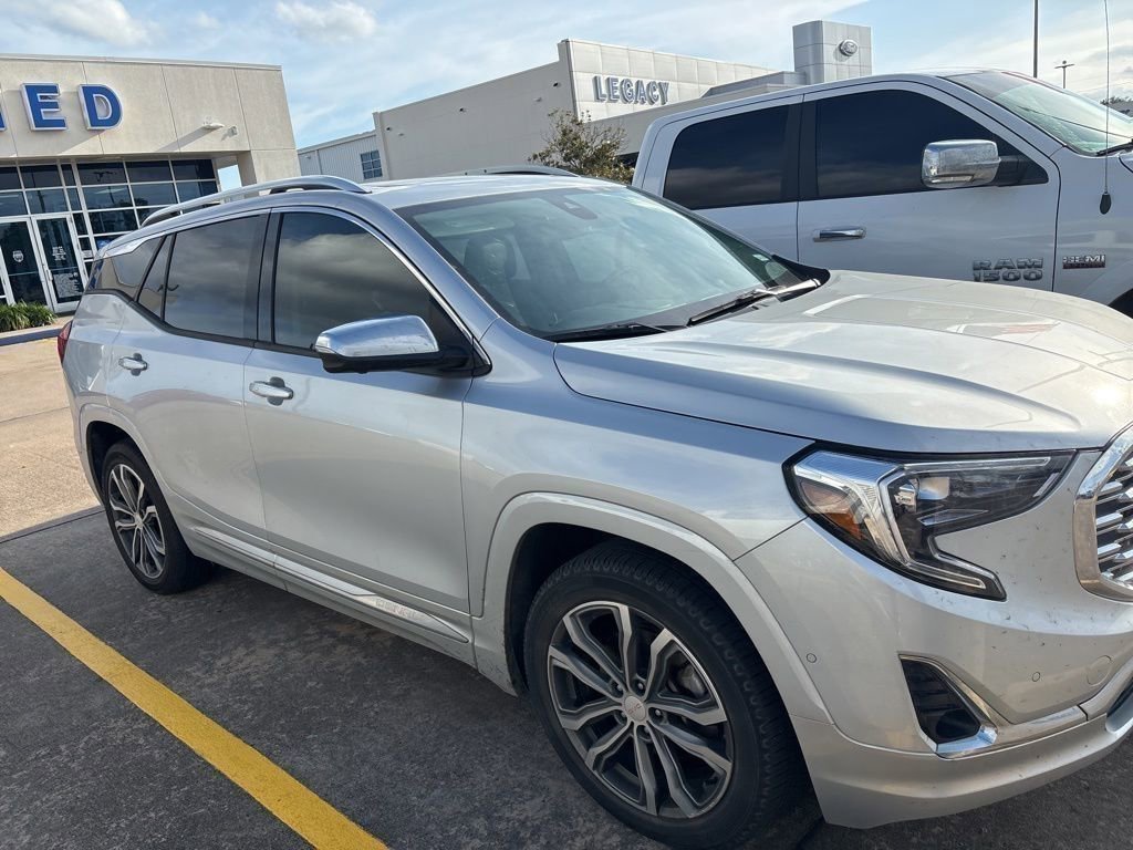 Used 2019 GMC Terrain Denali w/ Advanced Safety Package FWD image 1