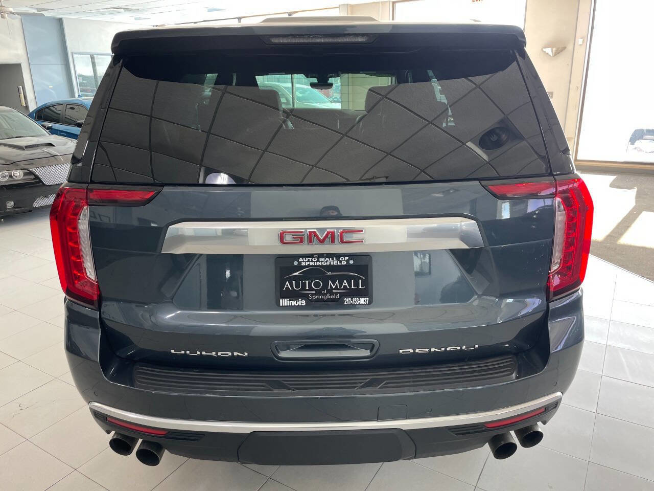 Used 2021 GMC Yukon Denali w/ Denali Premium Package image 6