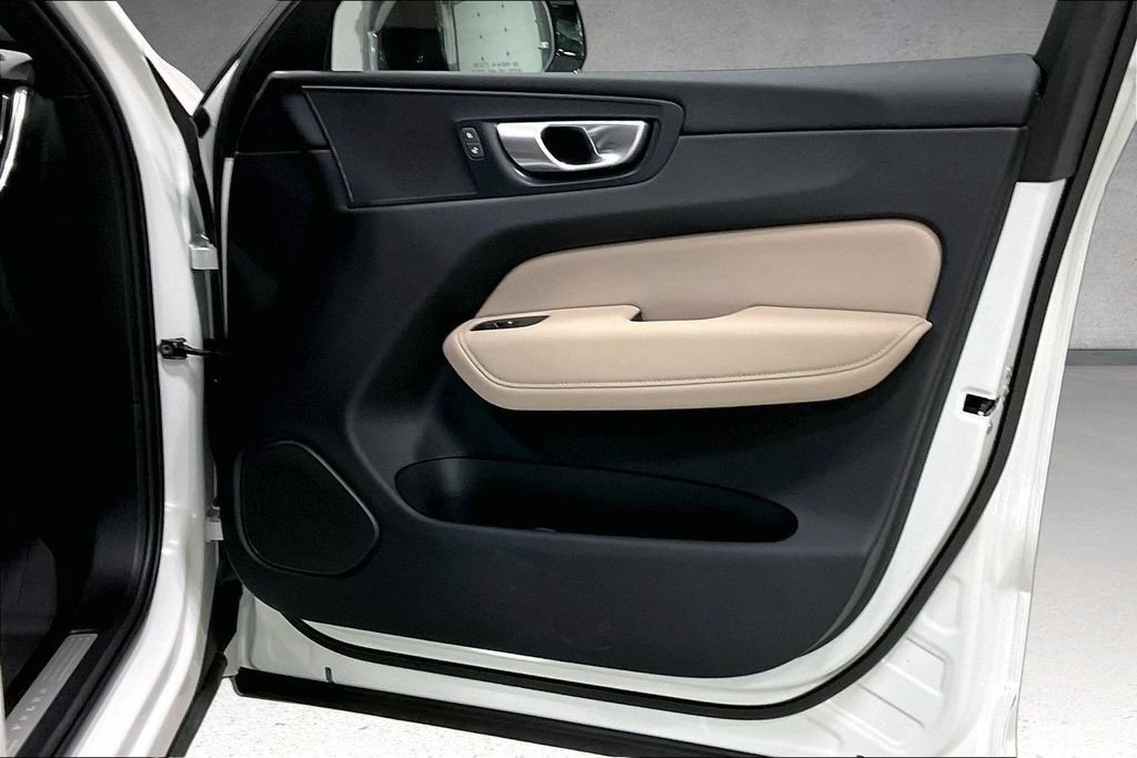 Certified 2026 Volvo XC60 B5 Plus w/ Protection Package Premier AWD/4WD image 27