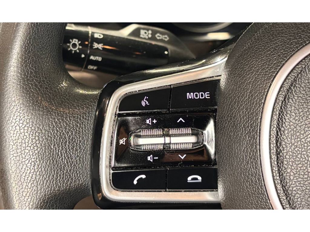 Used 2023 Kia Sorento LX AWD/4WD image 19