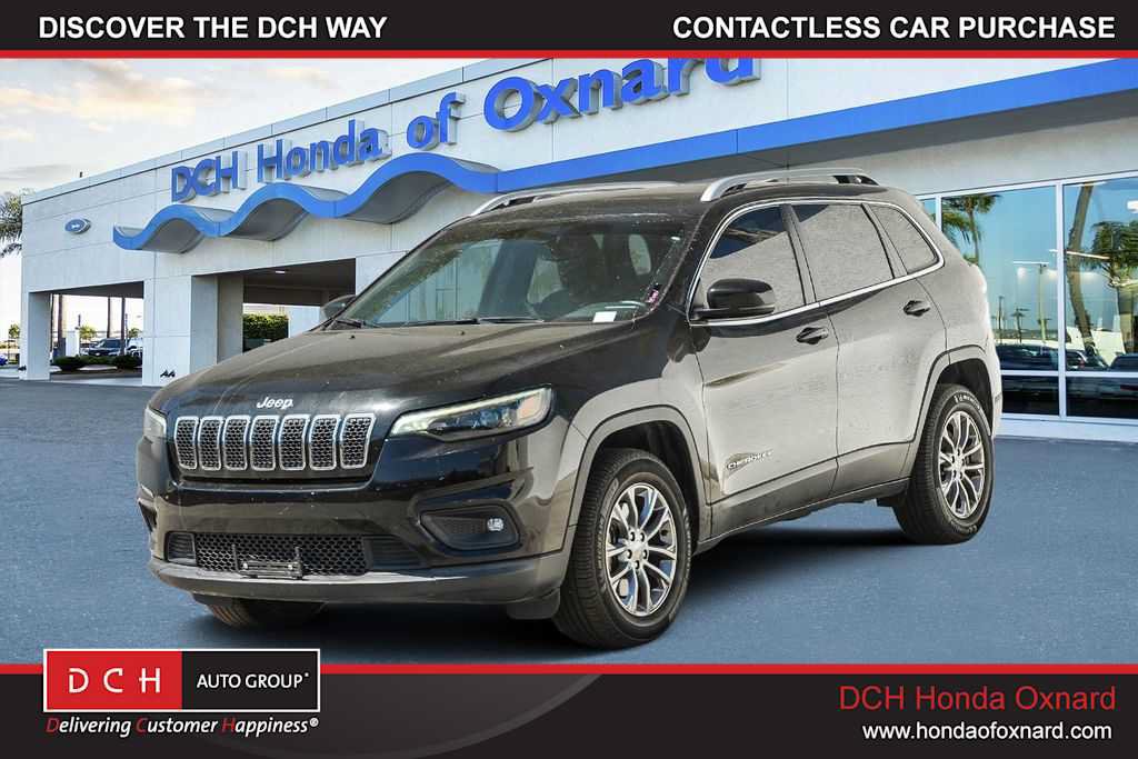 Used 2019 Jeep Cherokee Latitude Plus w/ Comfort/Convenience Group