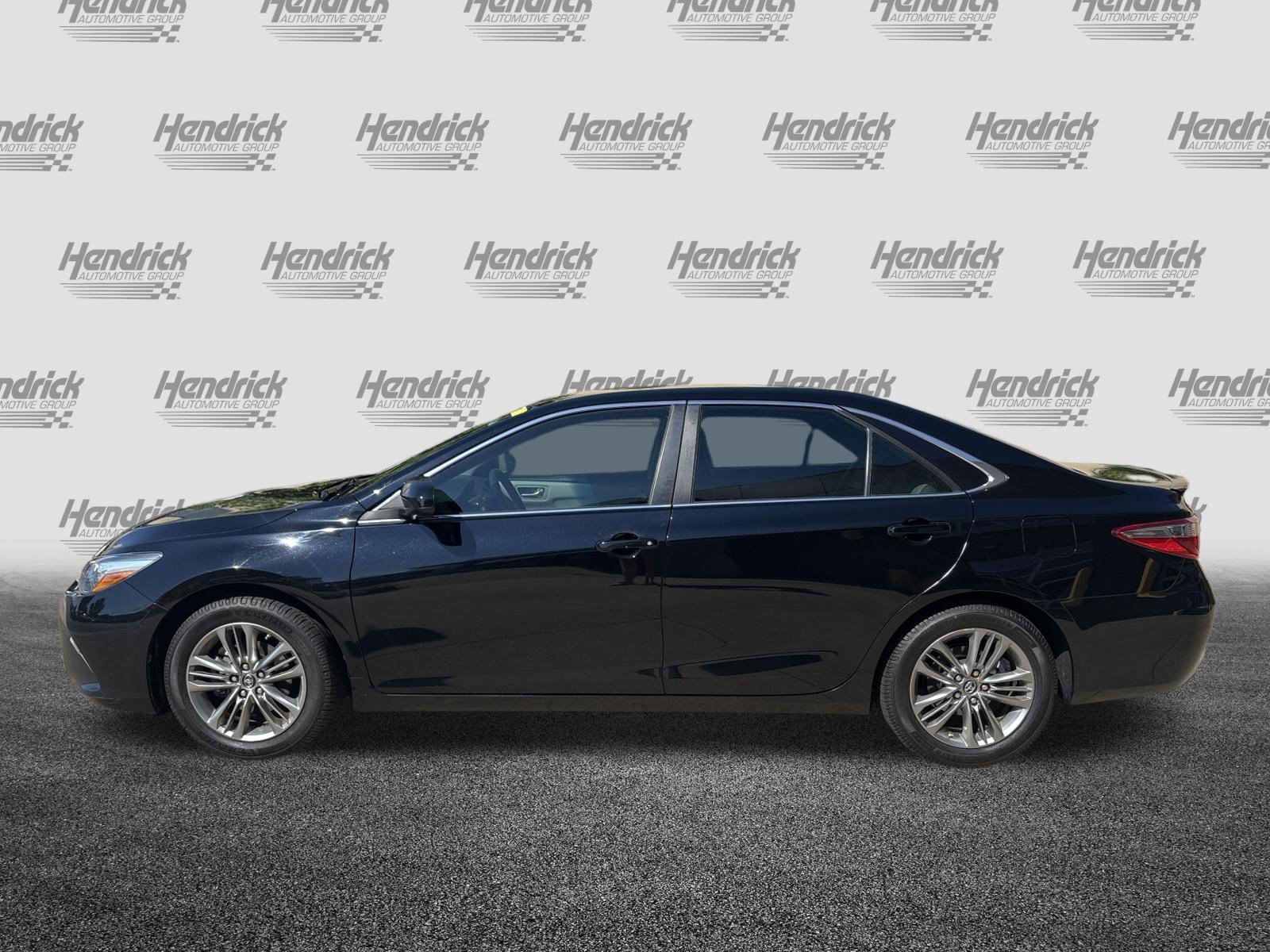 Used 2016 Toyota Camry SE FWD image 7
