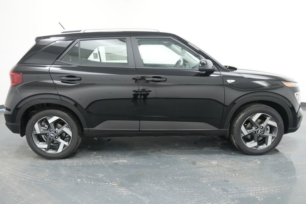 New 2026 Hyundai Venue SEL FWD image 10