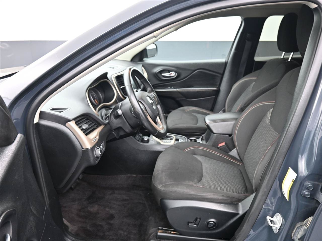 Used 2017 Jeep Cherokee 75th Anniversary AWD/4WD image 12