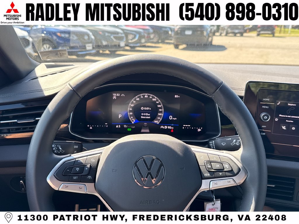 Used 2026 Volkswagen Jetta SE FWD image 6