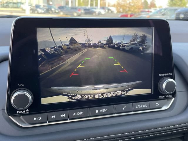Used 2023 Nissan Rogue SV AWD/4WD image 18