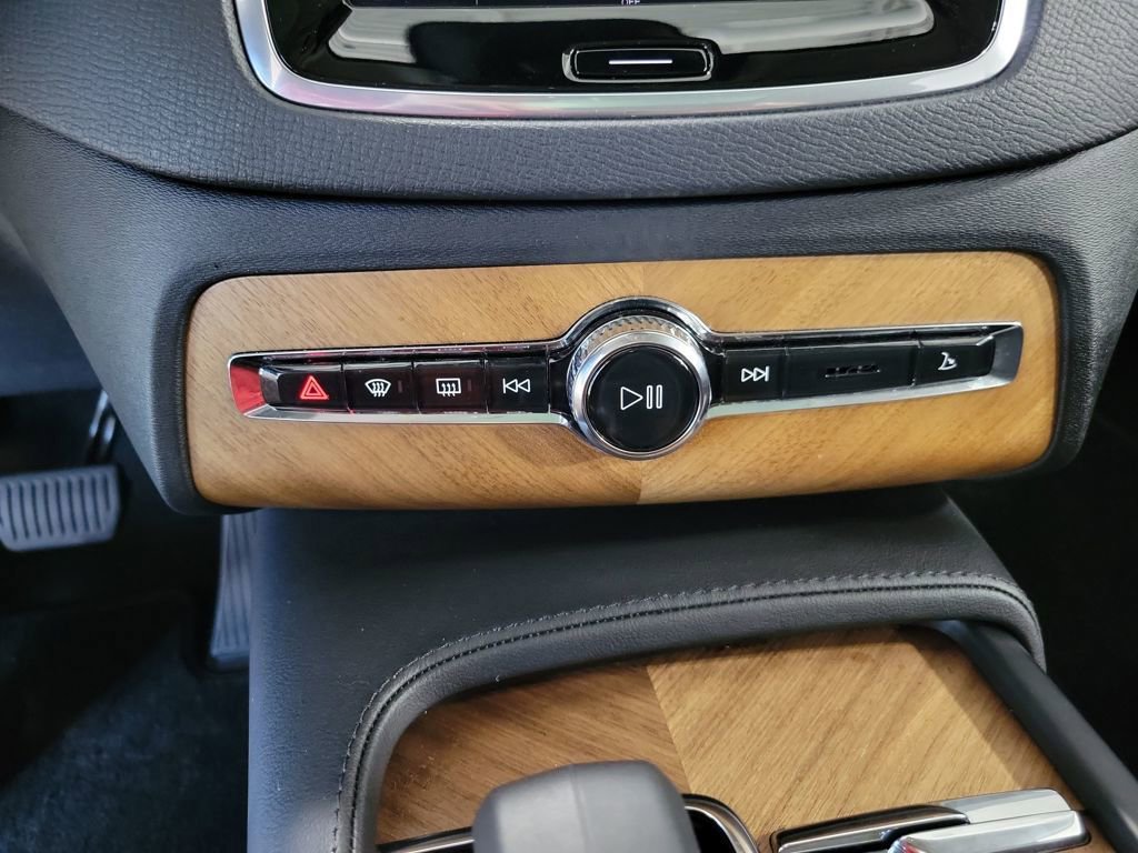 Used 2025 Volvo XC90 B5 Plus w/ Protection Package Premier image 74