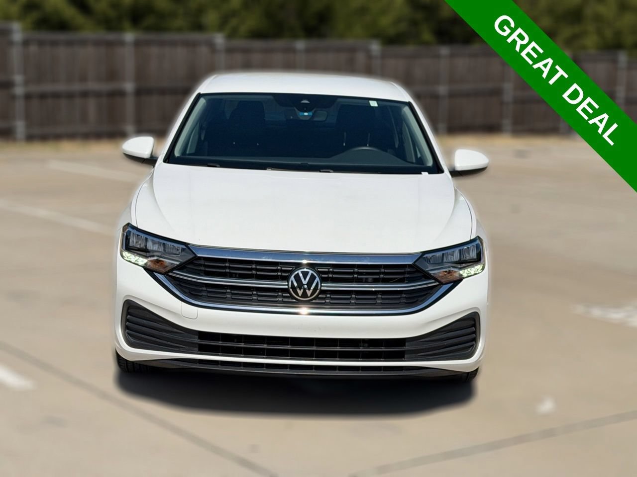 Used 2024 Volkswagen Jetta SE FWD image 4