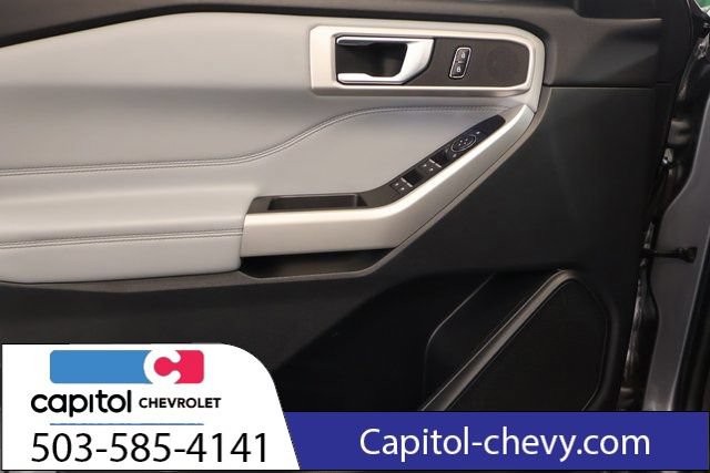 Used 2021 Ford Explorer XLT w/ Equipment Group 202A AWD/4WD image 11