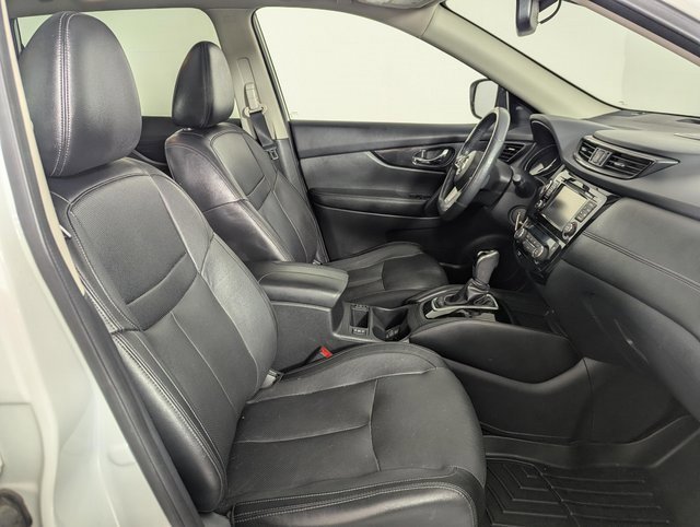 Used 2017 Nissan Rogue SL w/ SL Premium Package image 22