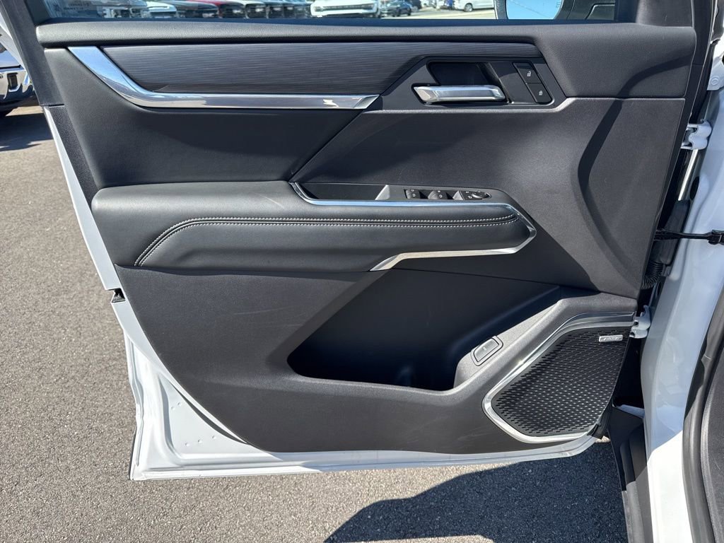 Used 2025 GMC Acadia Elevation FWD image 27