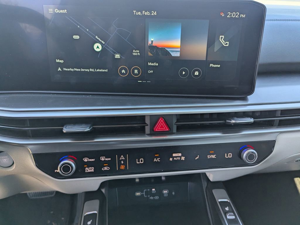 Certified 2025 Kia Sorento S image 18