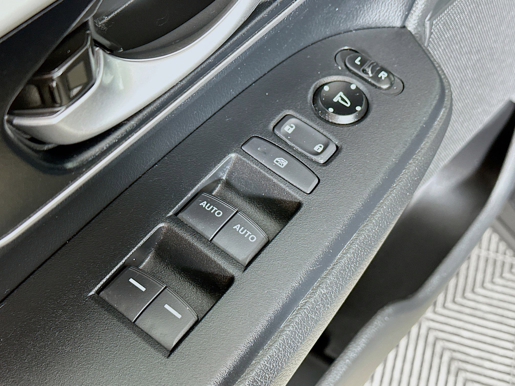 Used 2020 Honda CR-V EX-L image 17