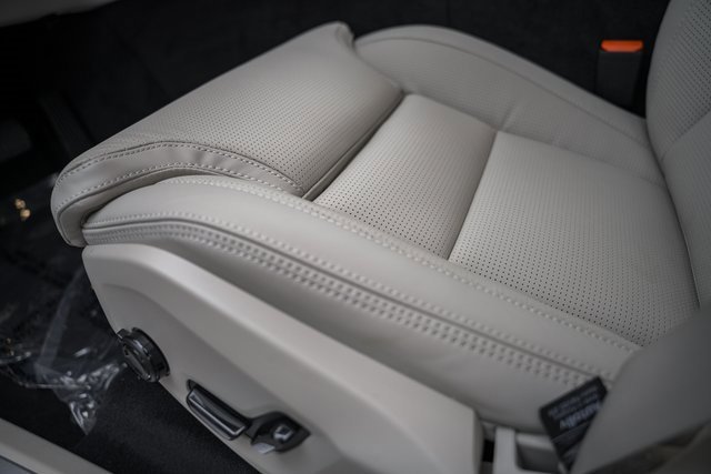 New 2026 Volvo XC90 B6 Ultra w/ Lounge Package image 36