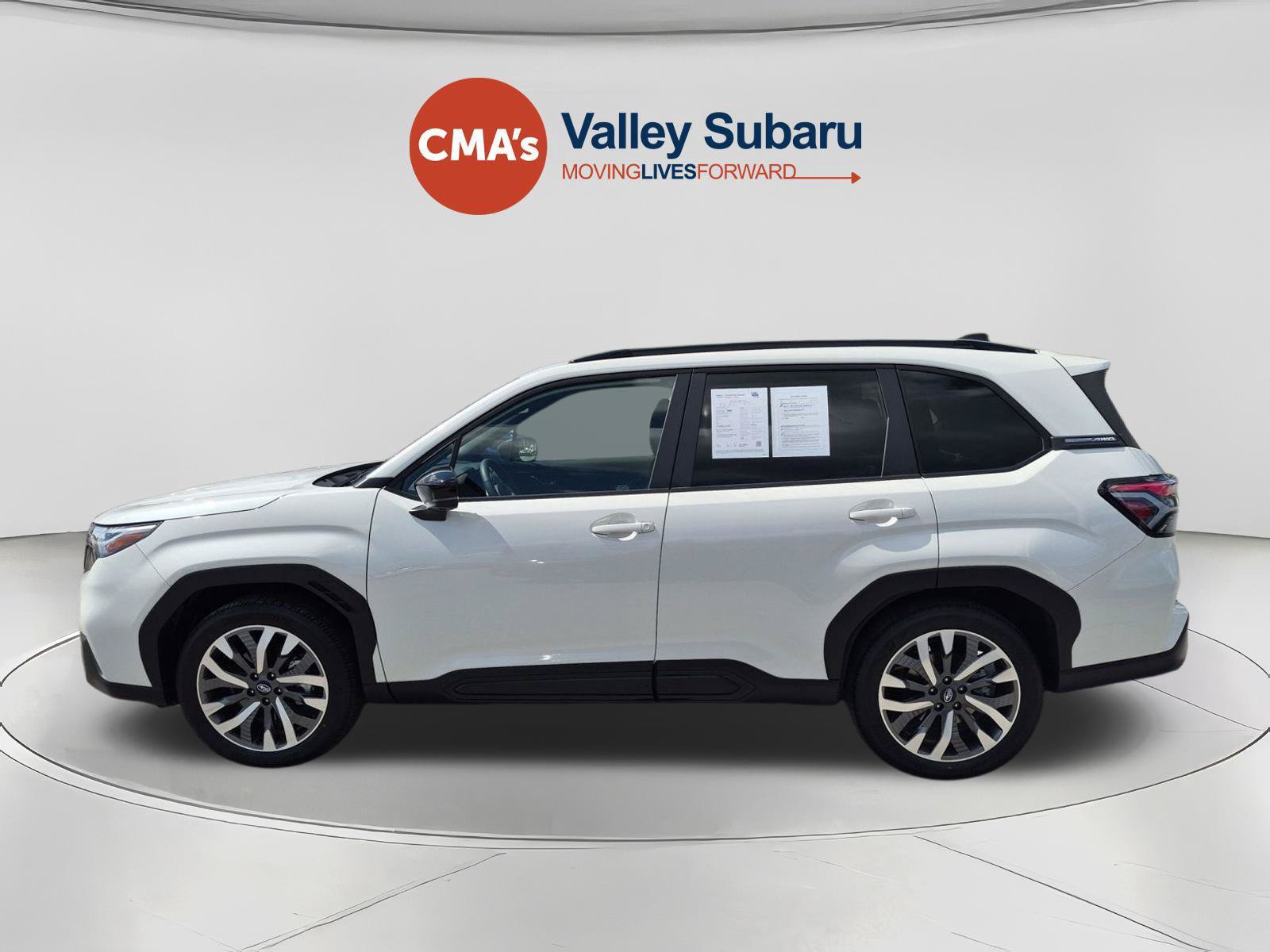 Used 2025 Subaru Forester Touring AWD/4WD image 2