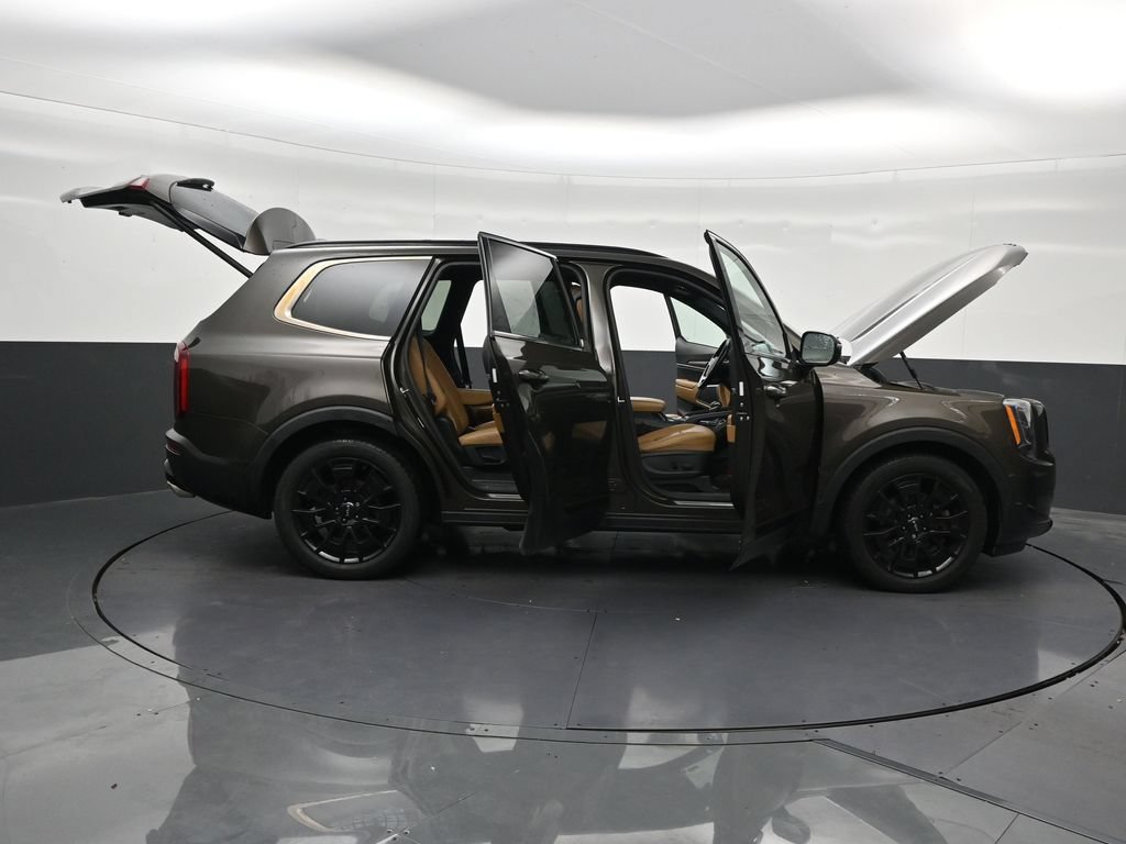 Used 2022 Kia Telluride SX w/ Nightfall Edition Package AWD/4WD image 33