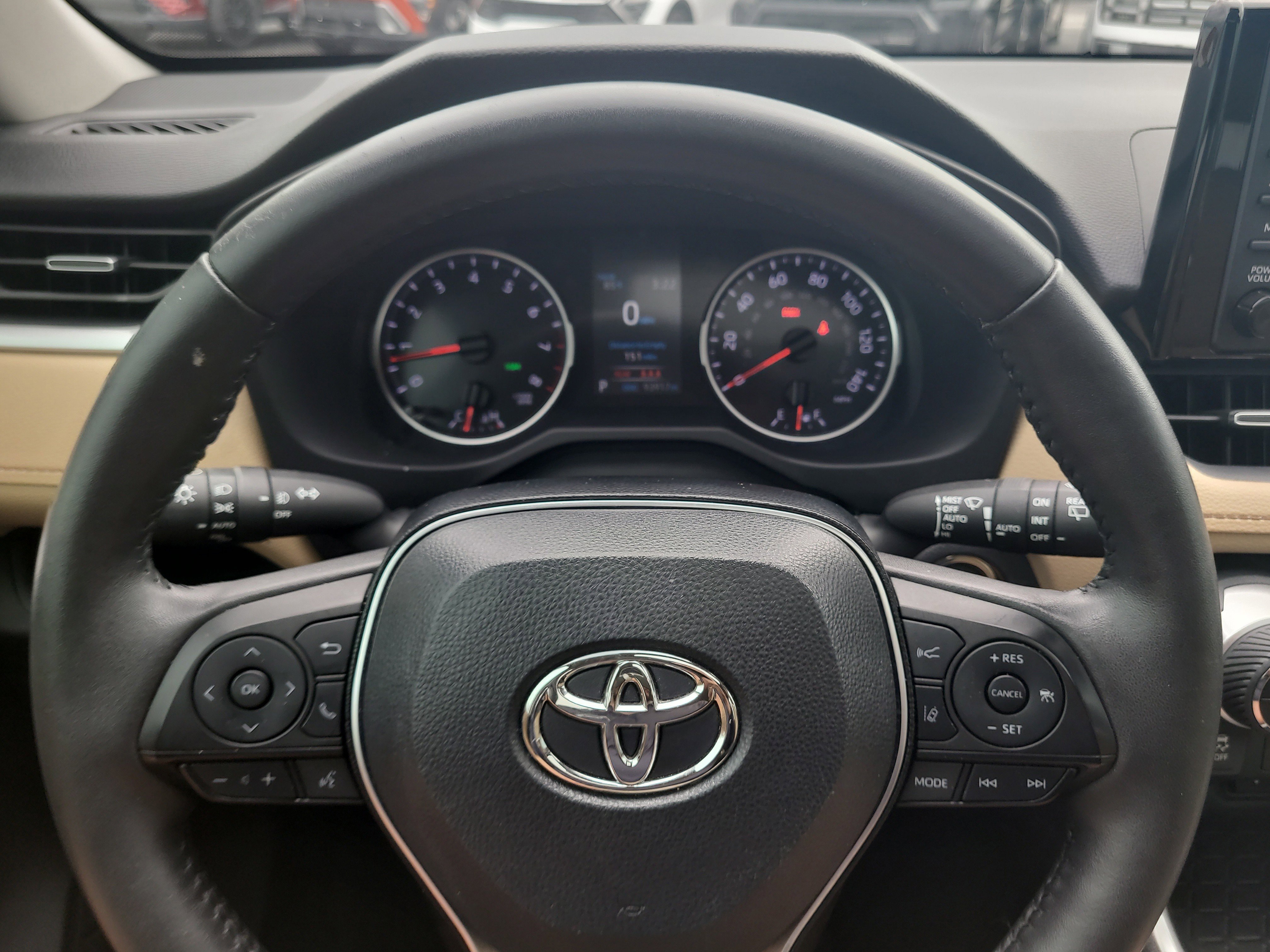 Used 2021 Toyota RAV4 XLE Premium FWD image 29