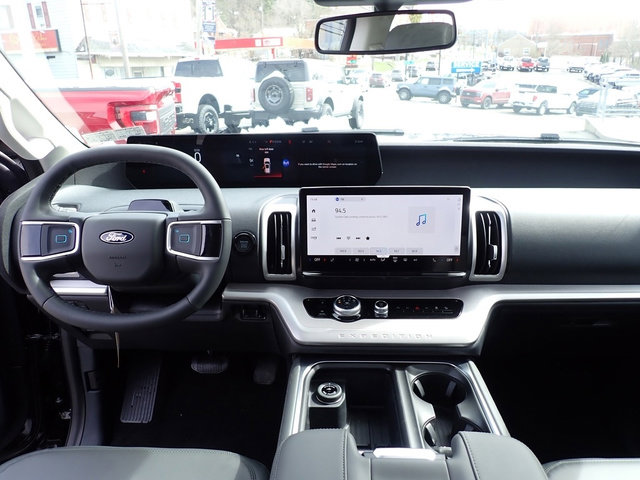 New 2026 Ford Expedition Active image 13