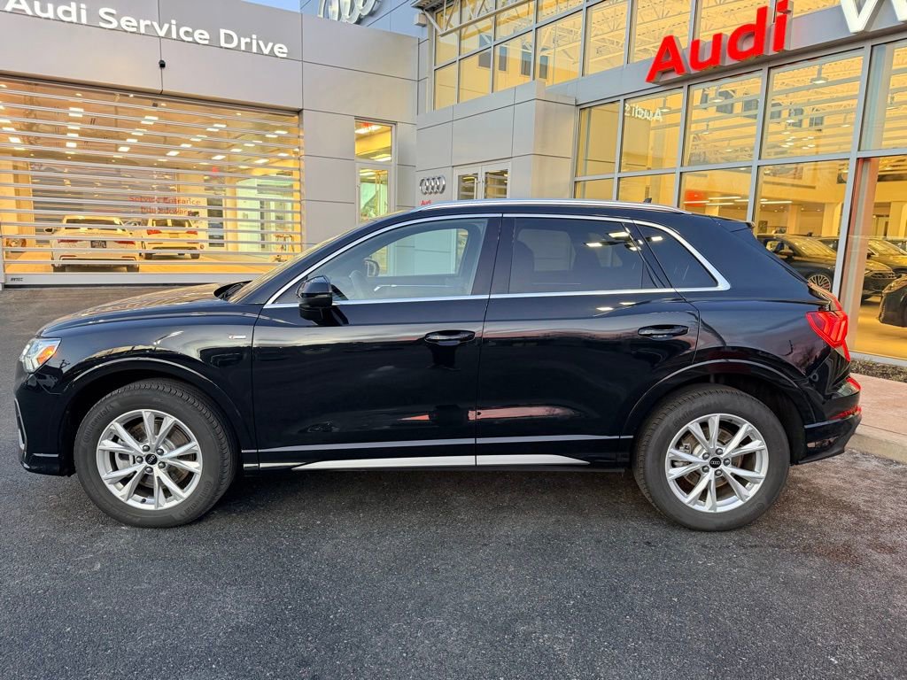 Certified 2025 Audi Q3 2.0T Premium Plus w/ Premium Plus Package AWD/4WD image 3
