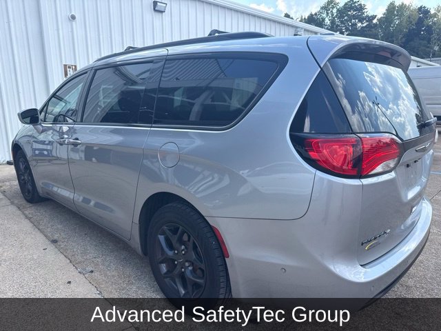 Used 2020 Chrysler Pacifica Touring-L Plus FWD image 11