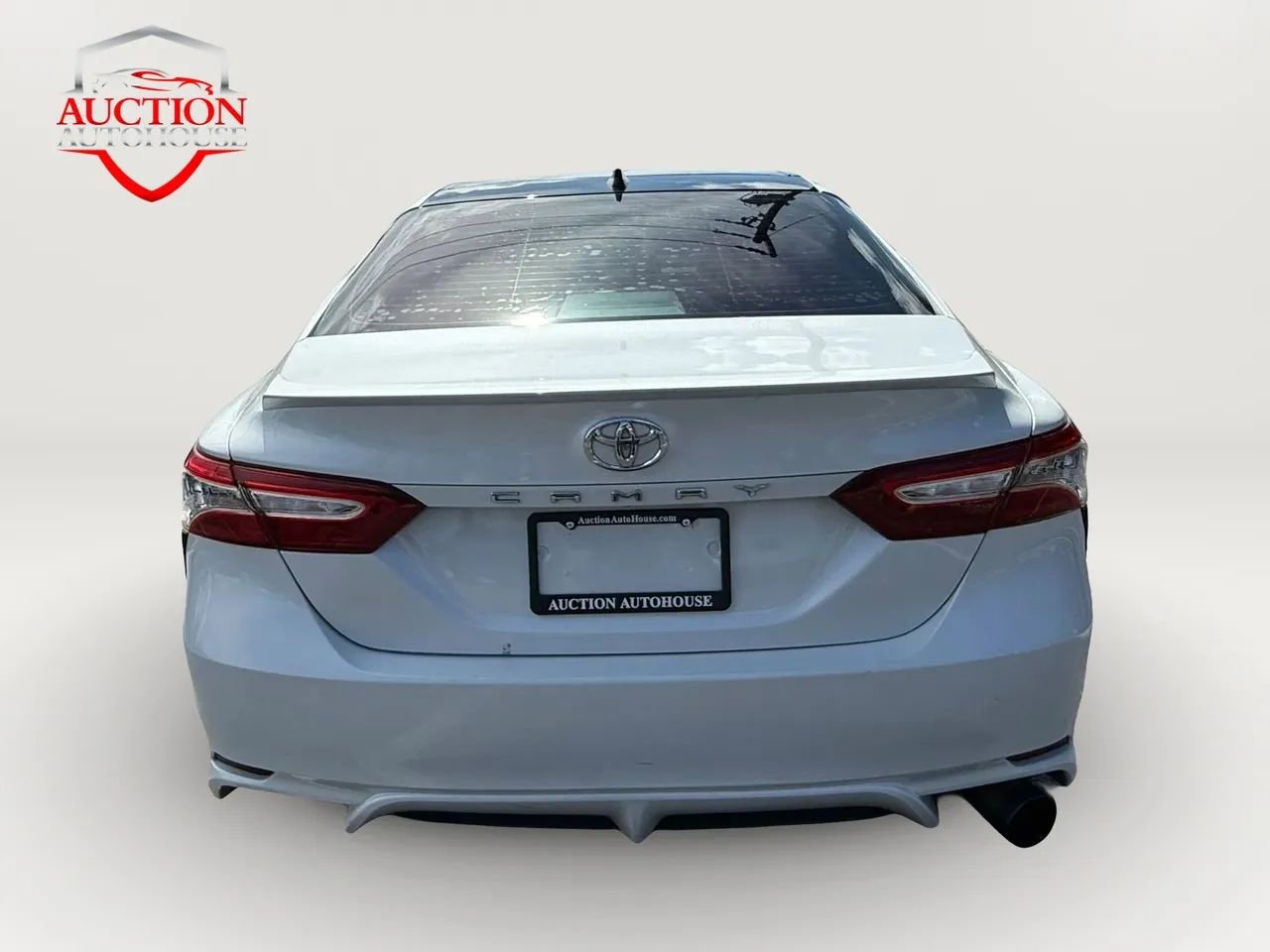 Used 2020 Toyota Camry XSE FWD image 6