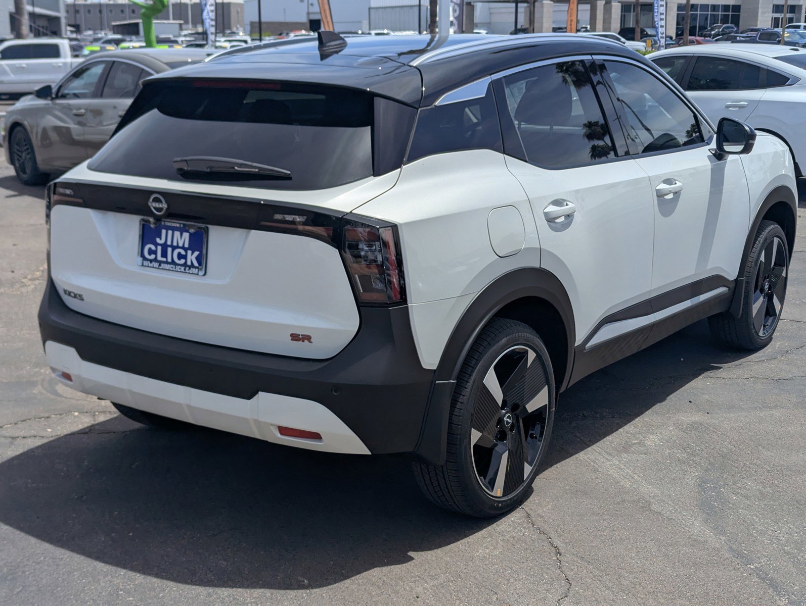 New 2026 Nissan Kicks SR FWD image 2