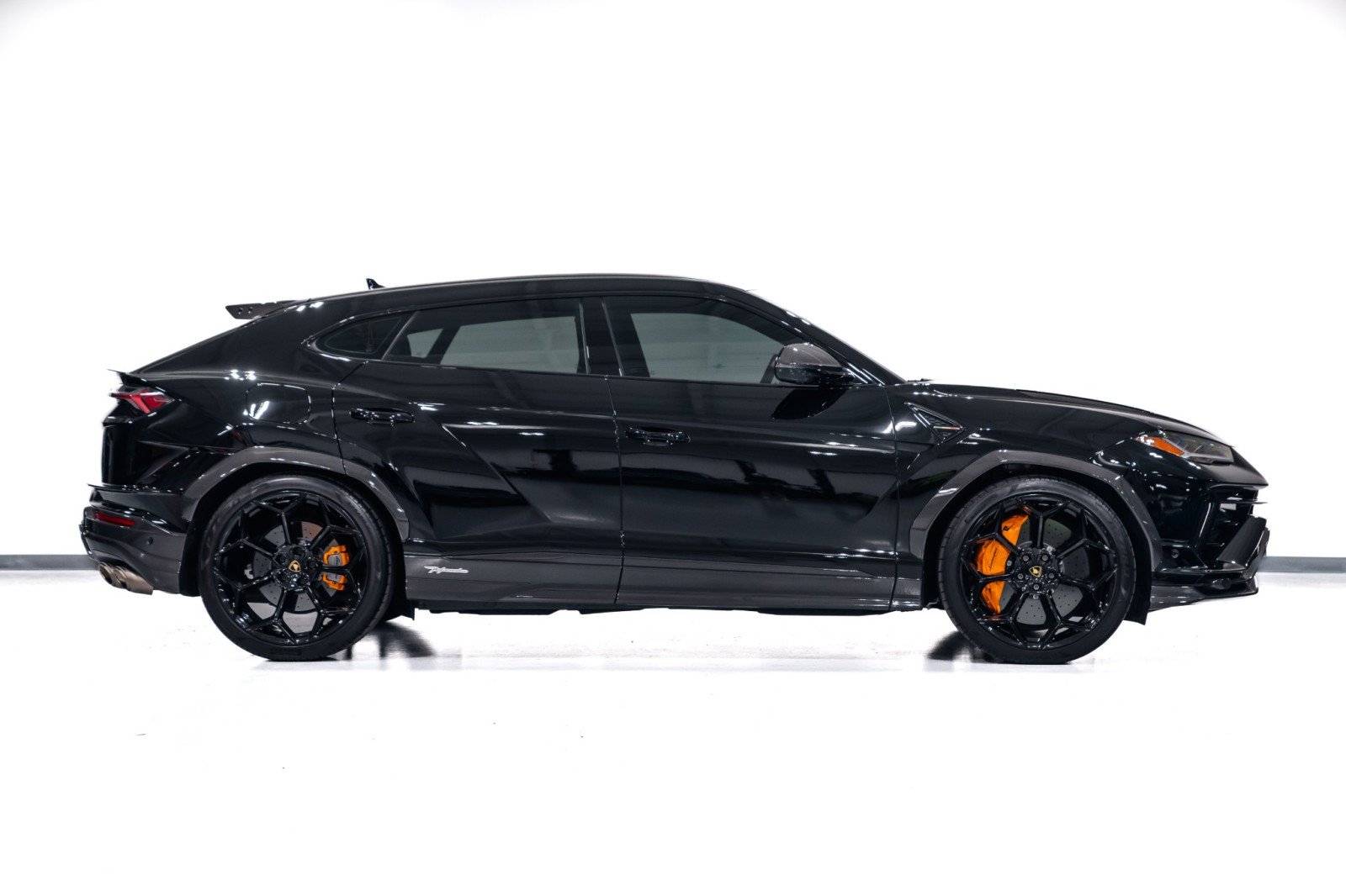 Used 2024 Lamborghini Urus Performante AWD/4WD image 7