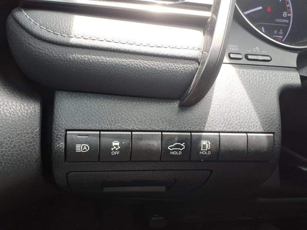 Used 2022 Toyota Camry SE FWD image 21