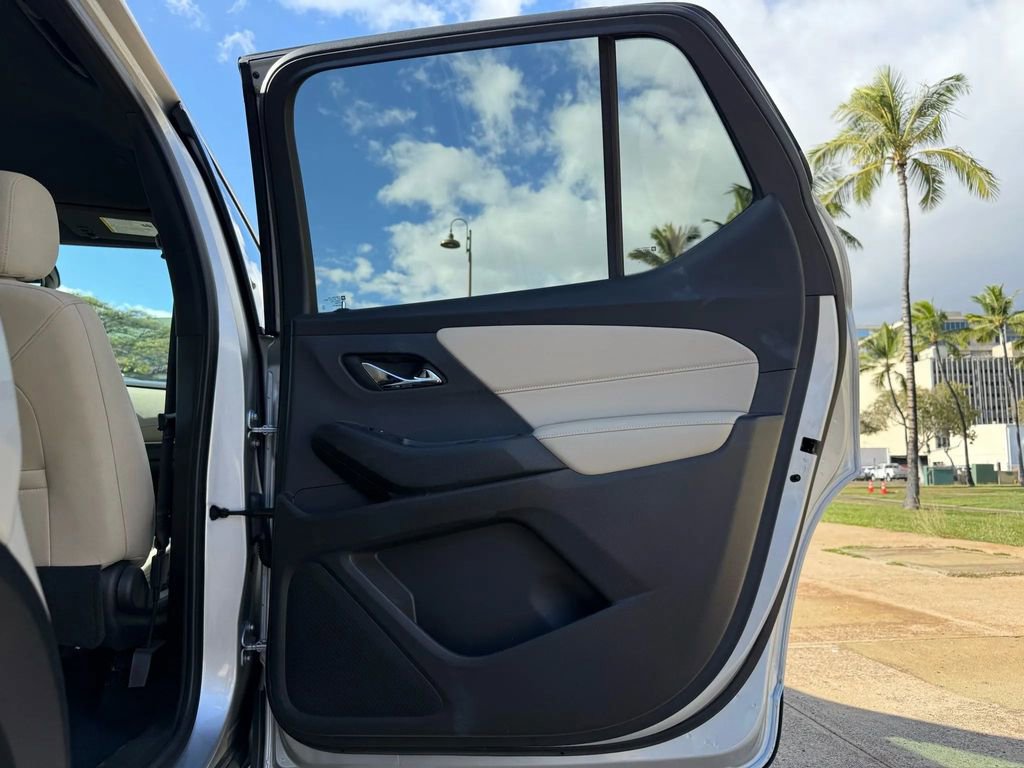 Used 2022 Chevrolet Traverse LT w/ LPO, Cargo Package image 18