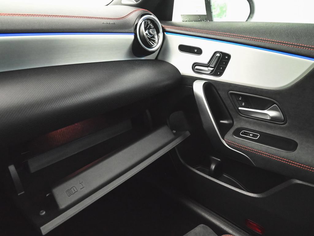 Used 2025 Mercedes-Benz CLA 45 AMG 4MATIC image 17