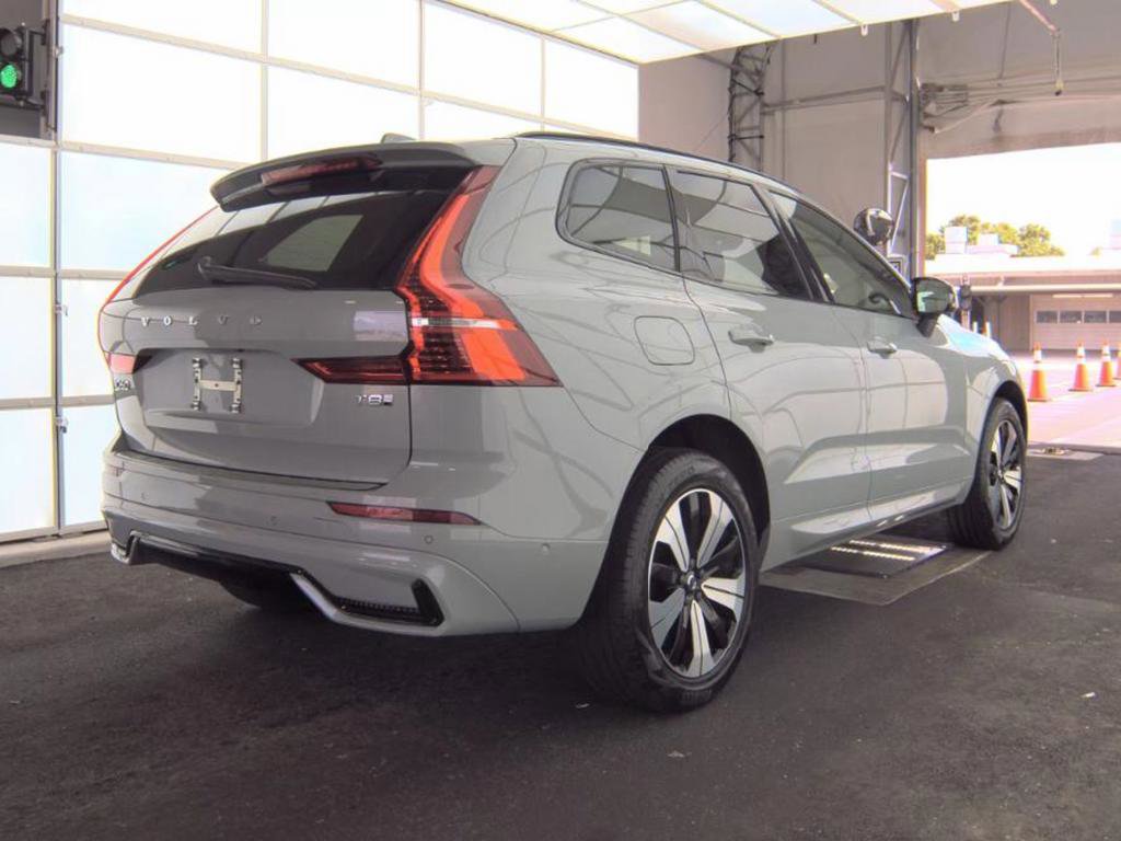 Used 2025 Volvo XC60 T8 Plus w/ Protection Package Premier AWD/4WD image 2