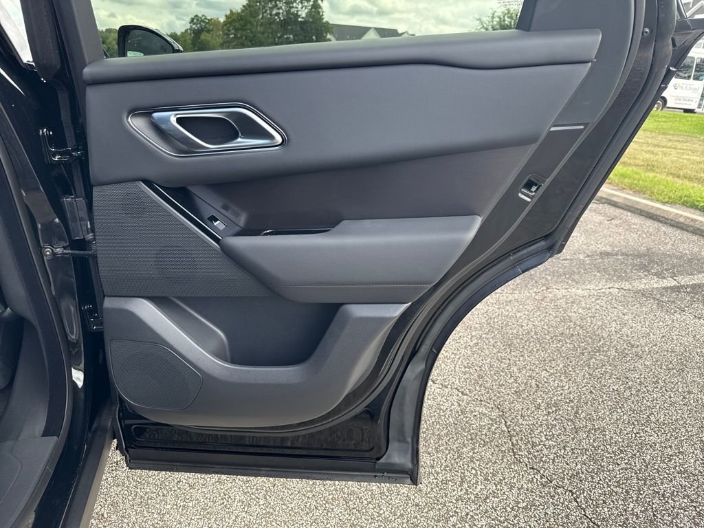 New 2026 Land Rover Range Rover Velar Dynamic SE image 17