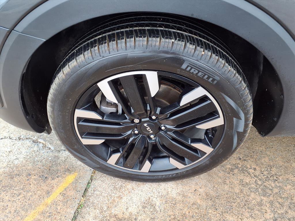 Used 2024 Kia Telluride SX w/ Towing Package image 21